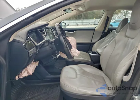 2013 Tesla Model S z USA, uszkodzony, nr VIN 5YJSA1CG7DFP26515